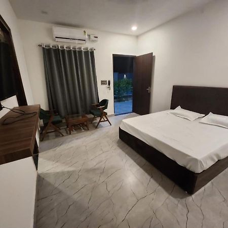 The Lagoon Samalkha Exterior photo